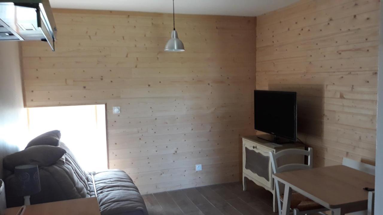 Agreable Gite En Pleine Nature Parmilieu Exterior photo